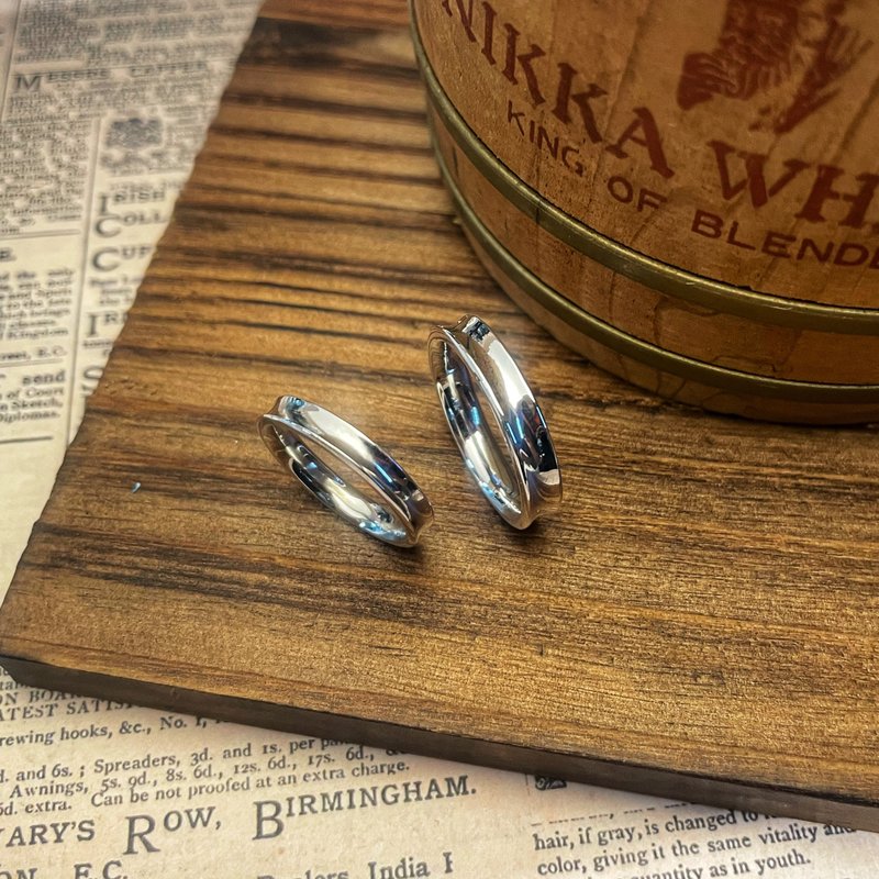 【内凹】情侣对戒 内围可敲字客制  手工纯银戒指 - 戒指 - 纯银 银色