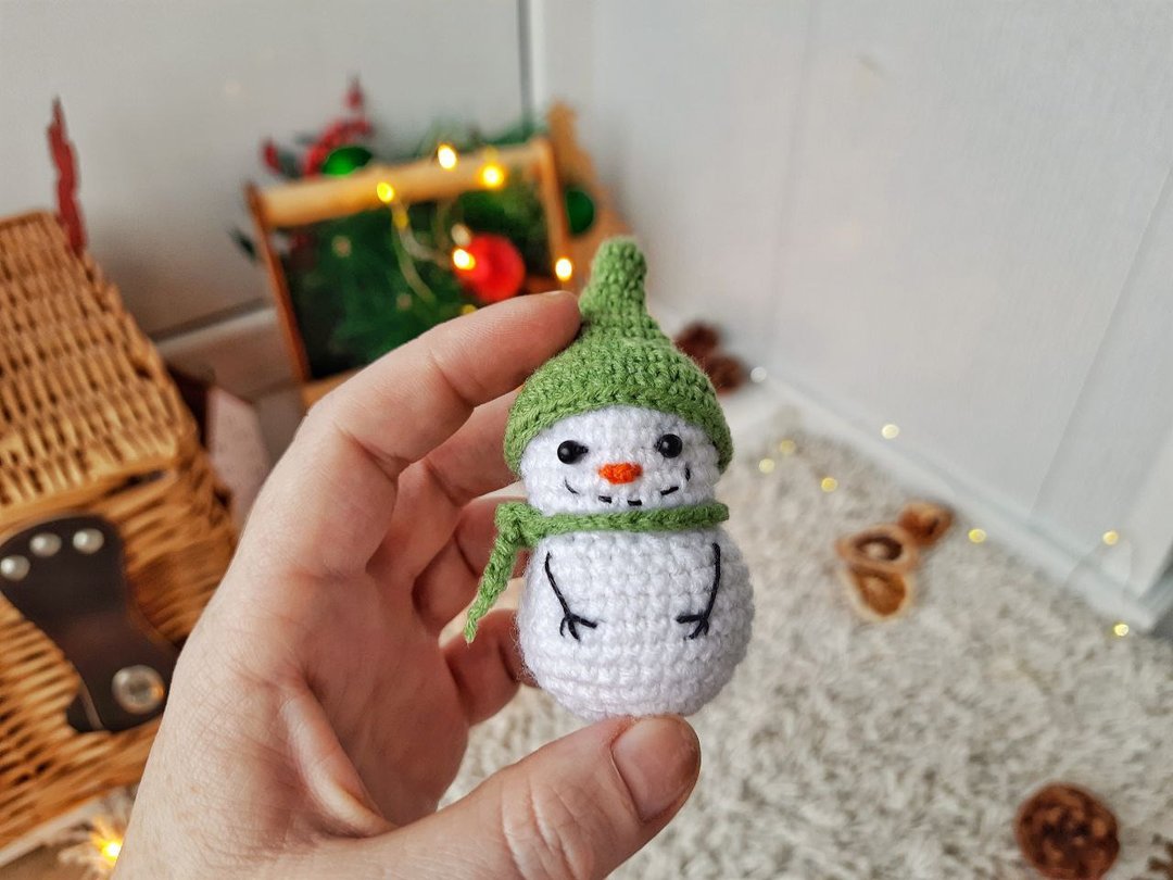 Amigurumi mini snowman crochet pattern. Amigurumi snowman. Amigurumi keychain - 线上课程/教学影片 - 其他材质 