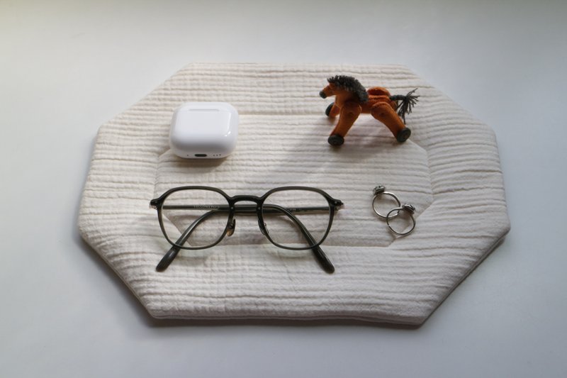 八角餐垫 隔热垫 / 白色宝宝棉 - 杯垫 - 棉．麻 白色