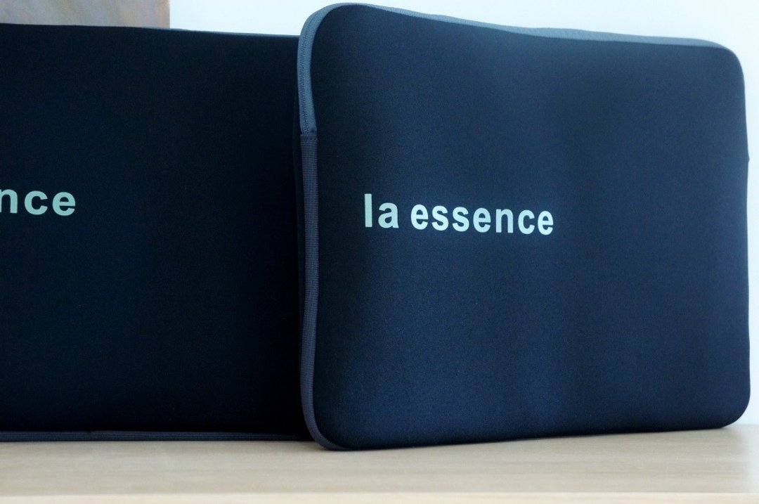 la essence 台湾精品 LE-117 16-18 寸笔电 电竞笔电 电脑护套包 - 电脑包 - 防水材质 