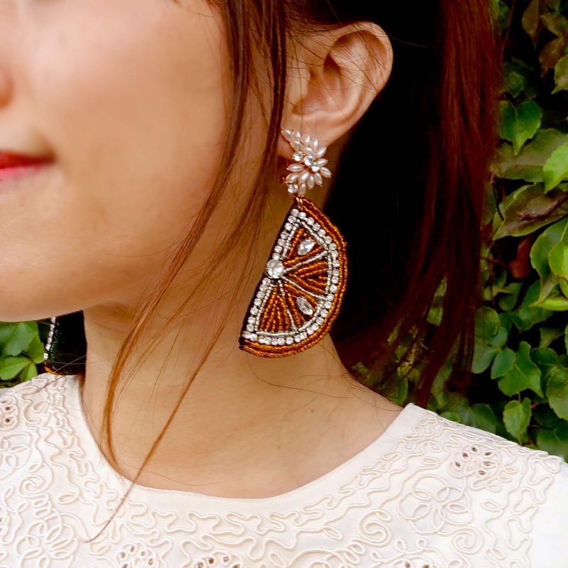 立体橙色橘子手工钉珠闪亮宝石耳环 香港设计师人手制 时装艺术品 - 耳环/耳夹 - 其他材质 橘色