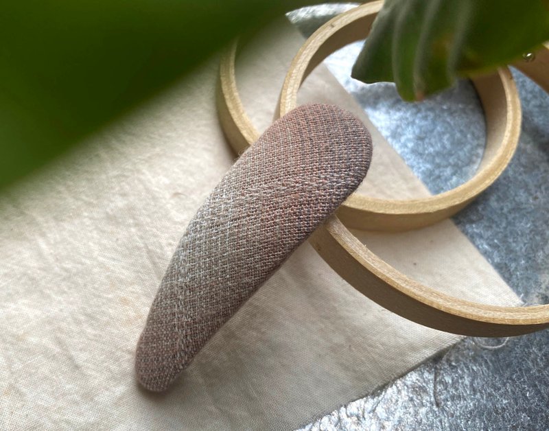 : 浅褐 : 花布发夹 BB夹 包布手工发饰 褐色 日系古着丨之地 - 发饰 - 棉．麻 卡其色