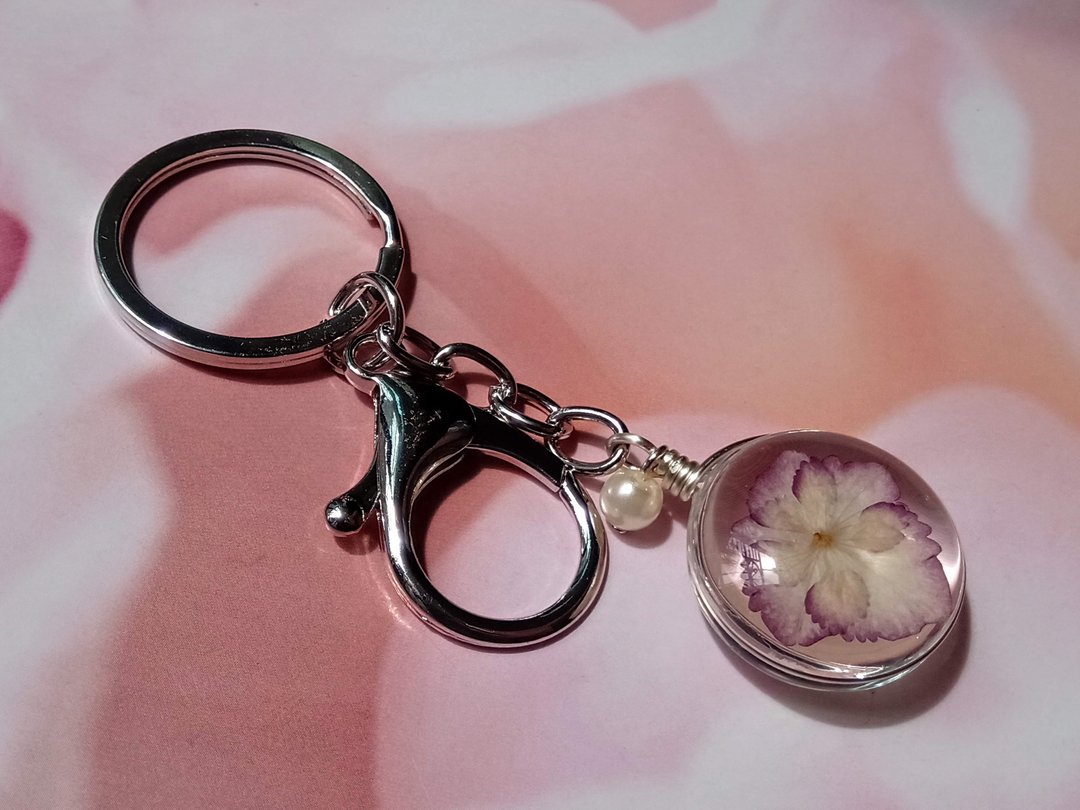 客户专属订单 Butterfly, 手作押花饰品 - 钥匙链/钥匙包 - 玻璃 多色