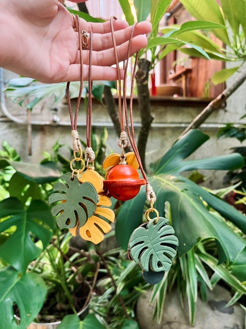 植鞣革牛皮铃铛吊饰 - 钥匙链/钥匙包 - 真皮 多色