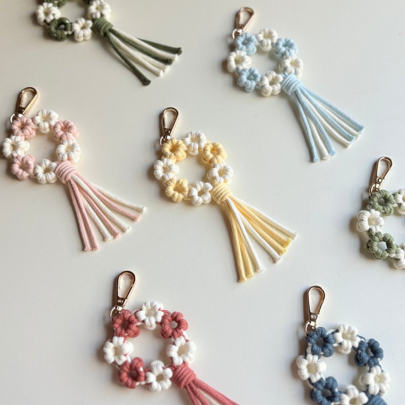 吊饰－小花圈吊饰 手作编织钥匙圈 - 钥匙链/钥匙包 - 棉．麻 多色