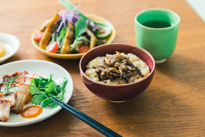 KOGA 许家陶器品 陶质圆形饭碗 (协兴红) - 碗 - 陶 红色