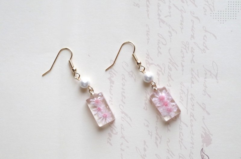 树脂艺术 花朵与棉珍珠耳环・蜜桃粉 - 耳环/耳夹 - 其他材质 粉红色