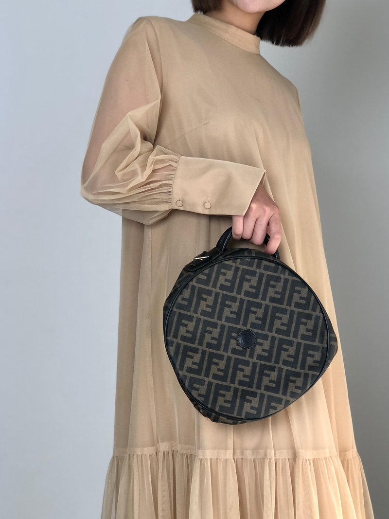 【日本直送 名牌中古包】FENDI 芬迪 经典 FF Monogram 手提包 黑色 PVC 圆形 design vintage 复古 77gy33 - 手提包/手提袋 - 防水材质 黑色
