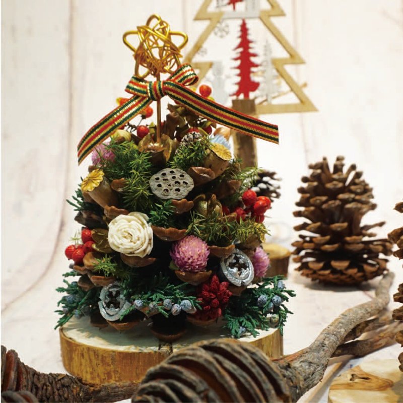 Bunnyponycandle・ 圣诞快乐-松果圣诞树/干燥花圣诞卡片课程【 1 人成团】 - 植栽 - 其他材质 