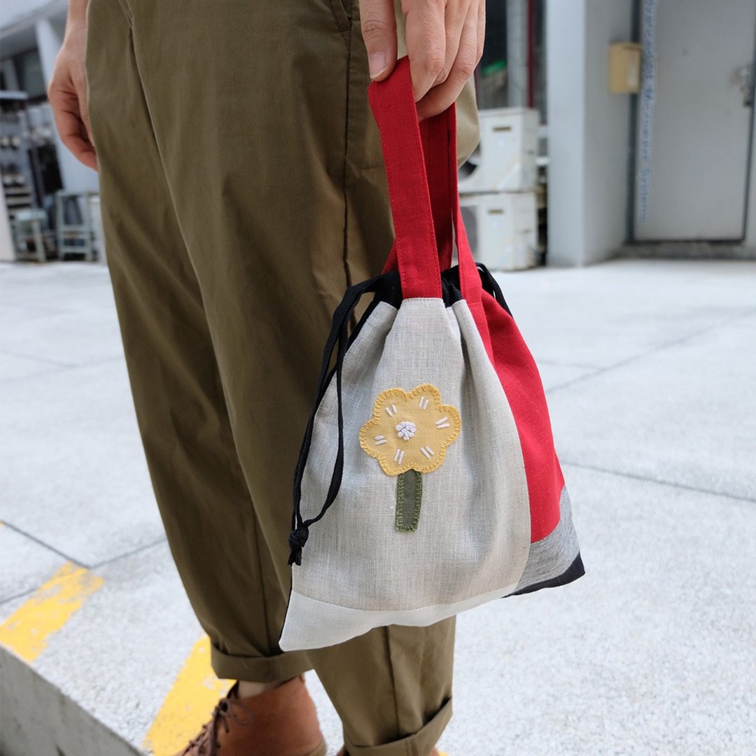 Blooming sunday drawstring pocket / Yellow Chaba - 束口袋双肩包 - 棉 黑色