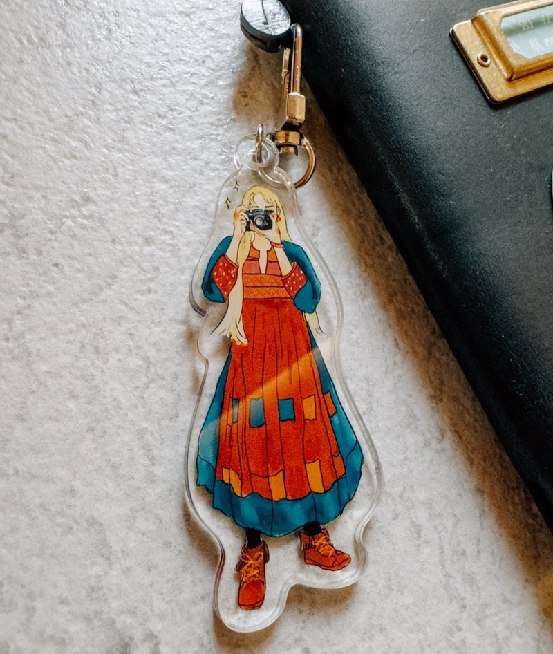 阿富汗刺绣洋装女孩 甜蜜生活 压克力吊饰 - 吊饰 - 塑料 多色