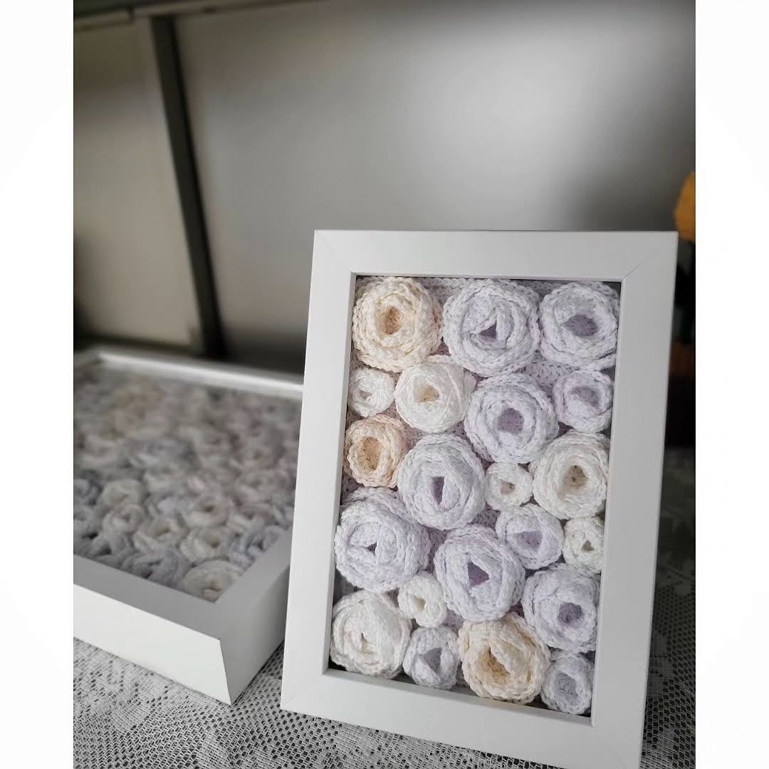 玫瑰相框摆饰  / 手工钩针编织玫瑰相框 / 玫瑰展示 - 墙贴/壁贴 - 棉 