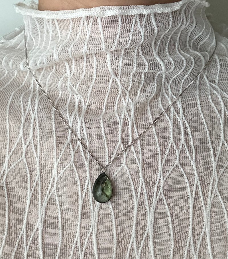 【圣诞礼物】森林微光 墨绿色水滴型 不锈钢链条 手绘项链 - 项链 - 不锈钢 绿色