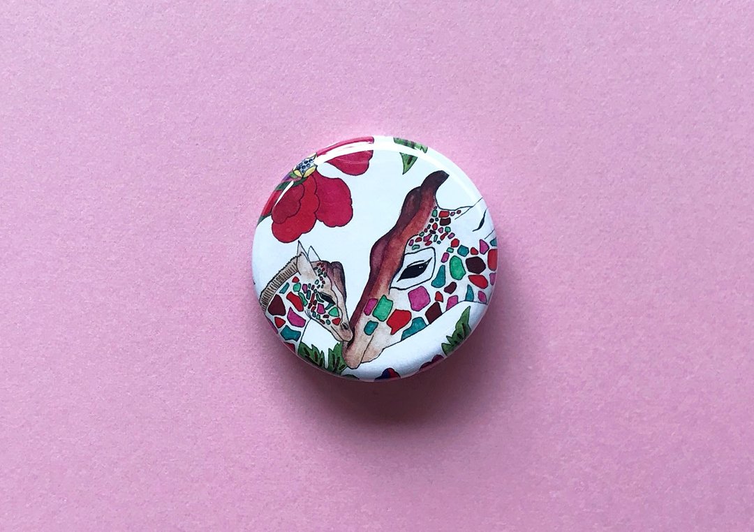 Giraffe Badge//Button//Colorful Animal//Parent and Child//Lovely Family - 胸针 - 其他金属 粉红色