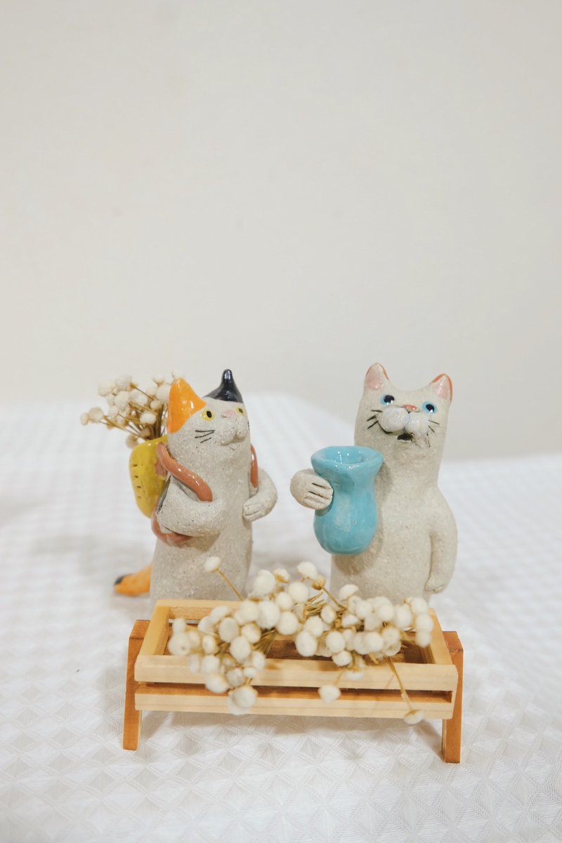 Handmade ceramics cat doll_01 - 花瓶/陶器 - 陶 白色