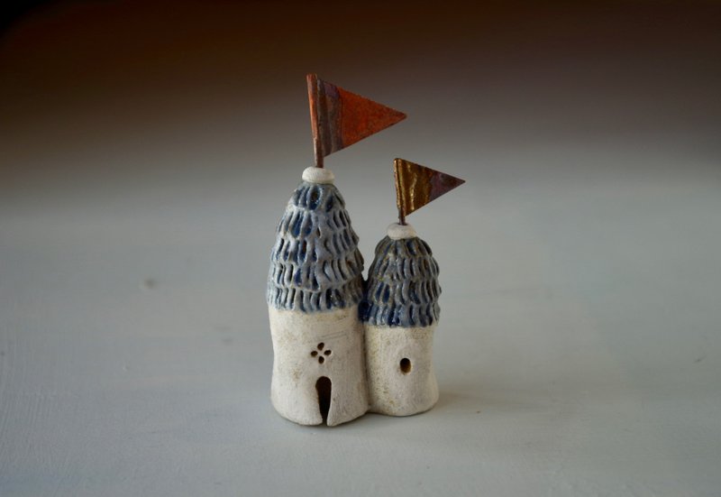 ring holder blue roof house with frags - 摆饰 - 陶 蓝色