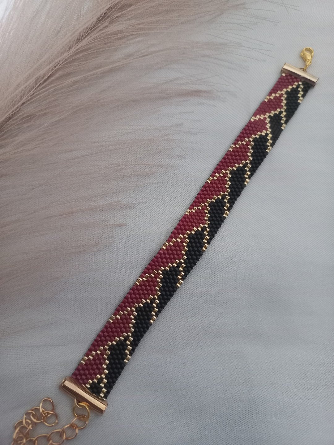 Bracelet beads Miyuki Red and black handmade jewelry - 手链/手环 - 琉璃 多色