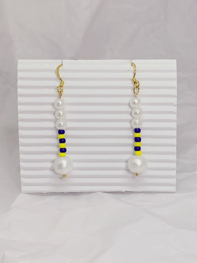 茱儿跳探戈─手工串珠耳环 - 耳环/耳夹 - 其他材质 白色