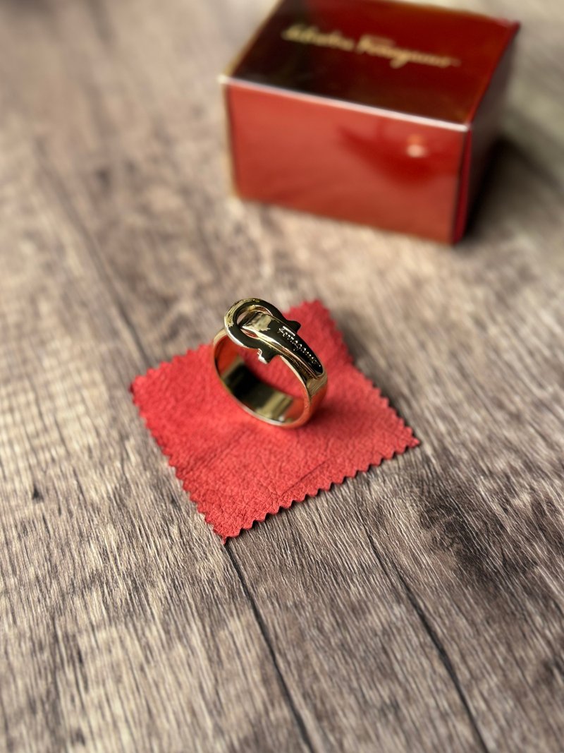中古正品Salvatore Ferragamo镀金丝巾扣丝领巾圈 礼物 西洋古董 - 丝巾 - 其他金属 金色