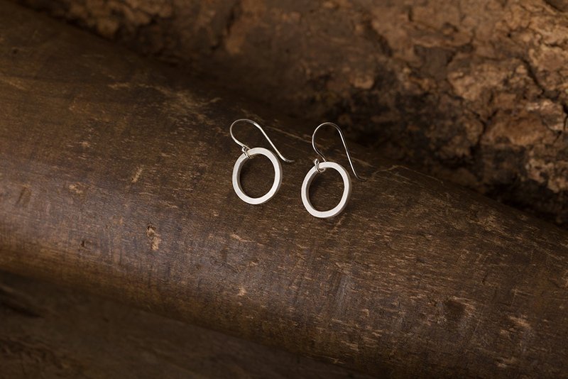 Circular 回圈 耳钩 纯银耳环 925 Silver Dangle Earrings - 耳环/耳夹 - 纯银 银色