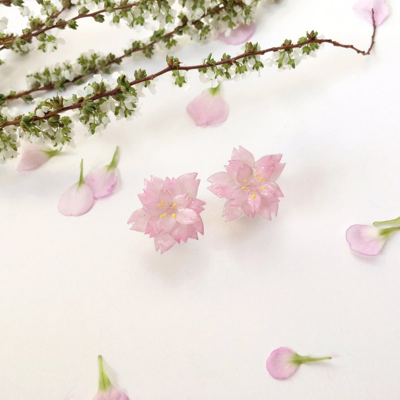 *Haku·Neko* [桜花限定系列] 八重樱多层花瓣淡淡粉红樱花珍珠耳托耳环 耳针 耳夹 - 耳环/耳夹 - 植物．花 粉红色
