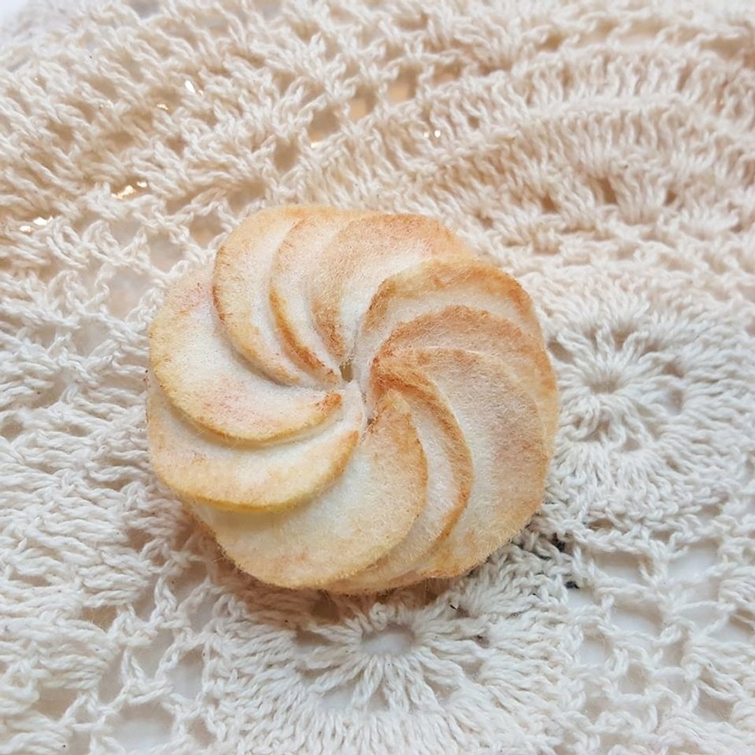 【迷你苹果派】仿真饼干别针 - 胸针 - 其他材质 白色