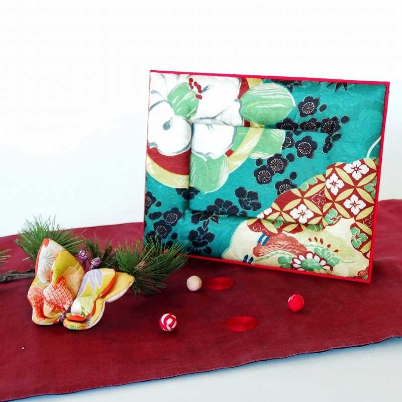 Picture frame Interior silk antique kimono remake - 画框/相框 - 丝．绢 绿色