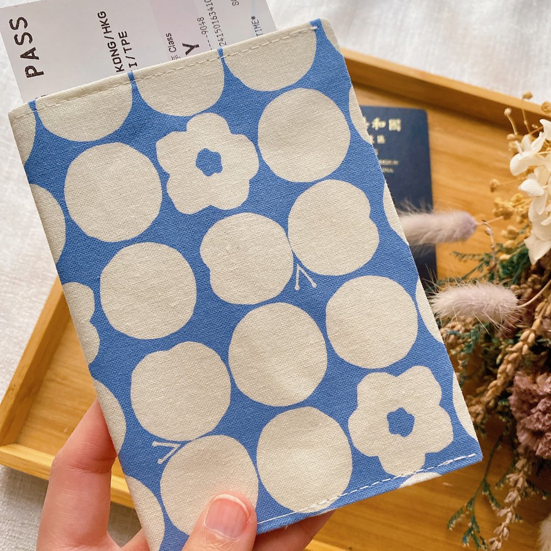 护照套 Passport Holder 护照夹 护照收纳 蓝天白云款 - 护照夹/护照套 - 棉 