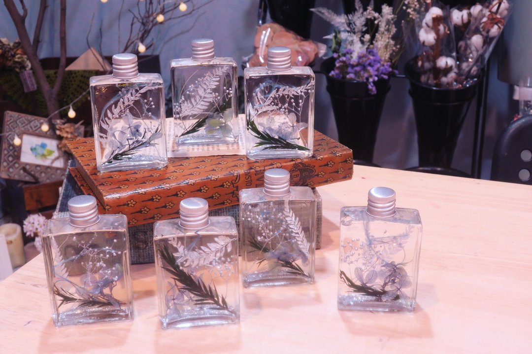 方形复古香水瓶 / 浮油花礼 - 摆饰 - 植物．花 蓝色