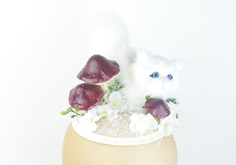 可爱毛绒猫咪、花朵、蘑菇与头纱的头饰礼帽鸡尾酒帽 - 发饰 - 其他材质 白色