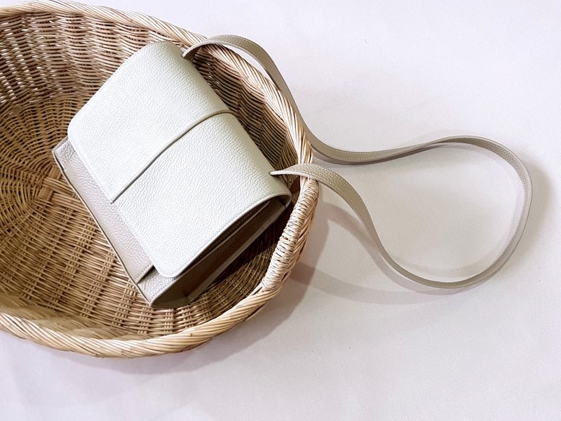 Bliss (Milk Tea Color) Leather Bag - 手提包/手提袋 - 真皮 卡其色