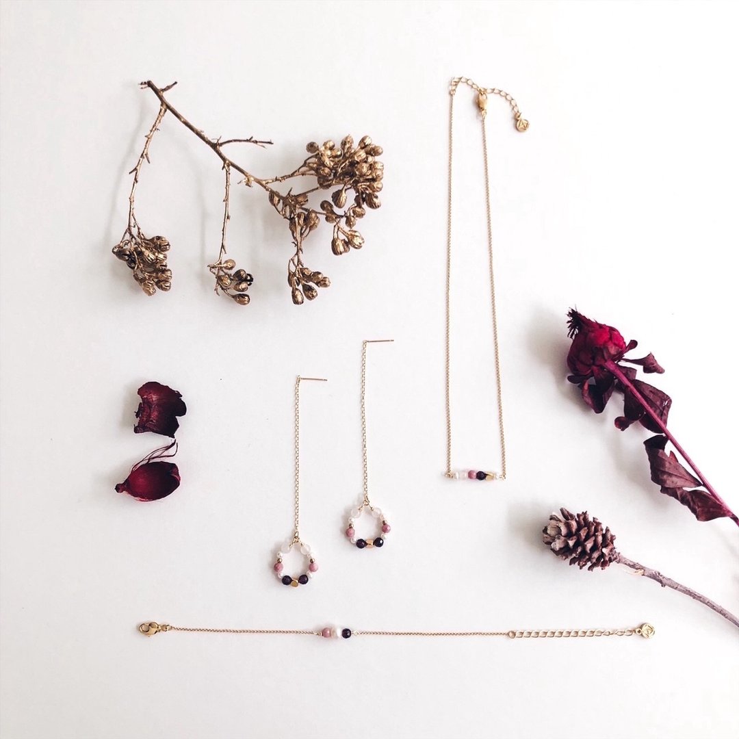 花圈。爱恋天然石设计款项链Rose Quartz/Garnet/Pearl - 项链 - 半宝石 