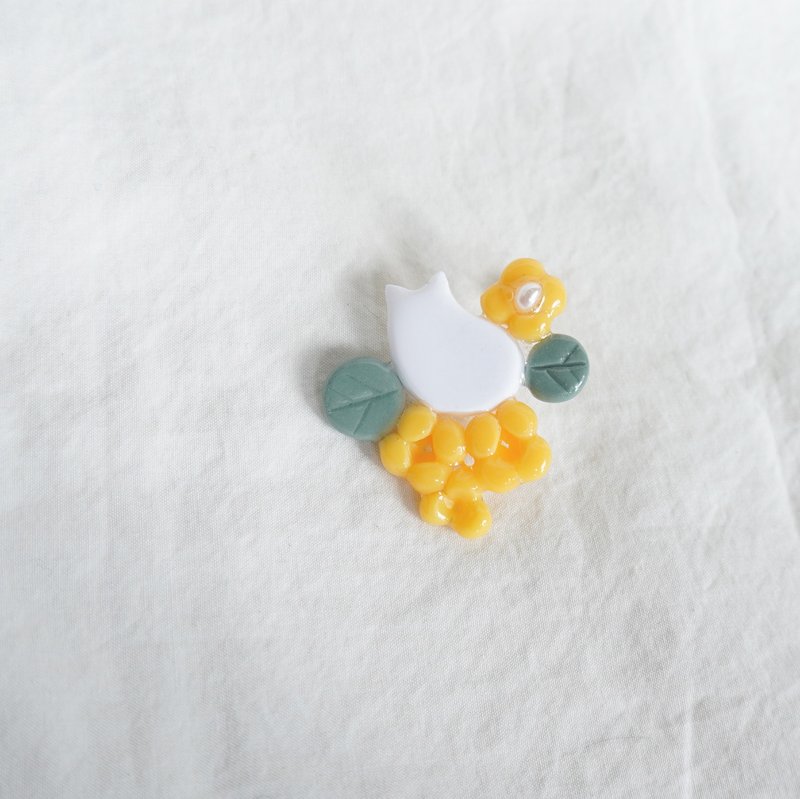 teatime  单只佩戴的扁平风猫咪与金木樨  耳针耳夹 - 耳环/耳夹 - 粘土 