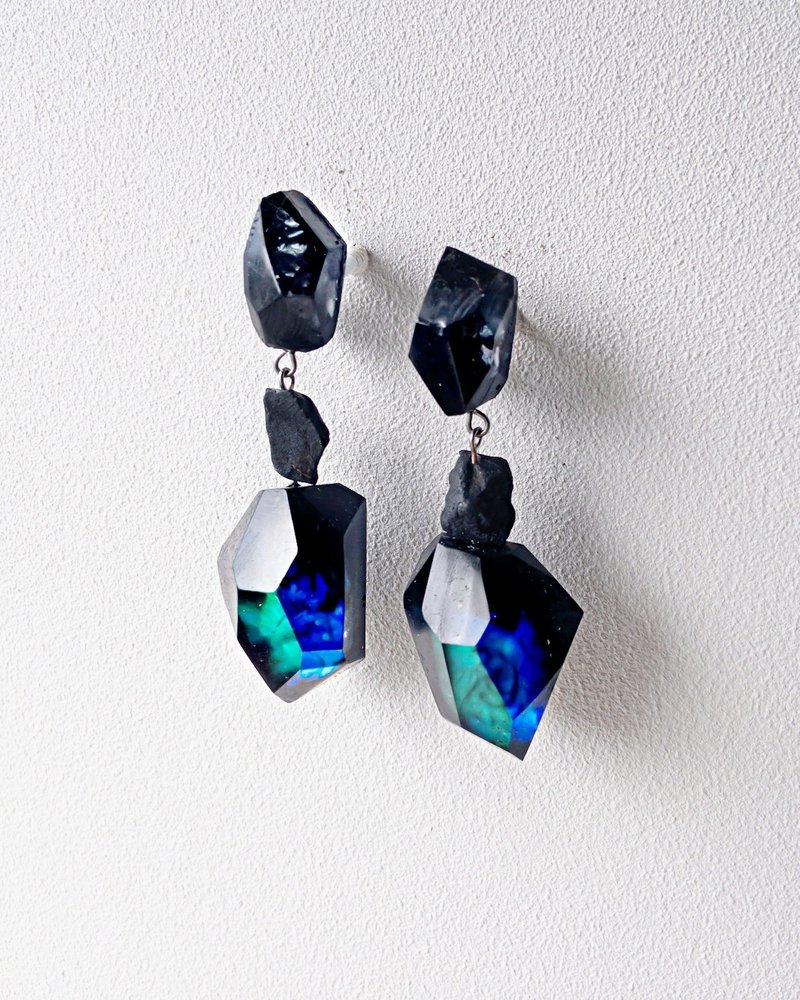 Frames volume 耳环 / 水晶 / 漂浮棱镜 1-a M医疗钢耳环 夹式耳环 耳夹 - 耳环/耳夹 - 其他材质 蓝色