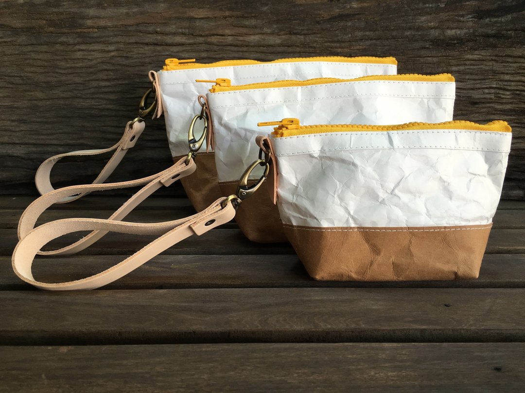 手拿包 Cospack：Tyvek 与牛皮纸材质的收纳包 化妆包/收纳袋/防水/抗撕裂/牛皮纸 - 化妆包/杂物包 - 纸 金色
