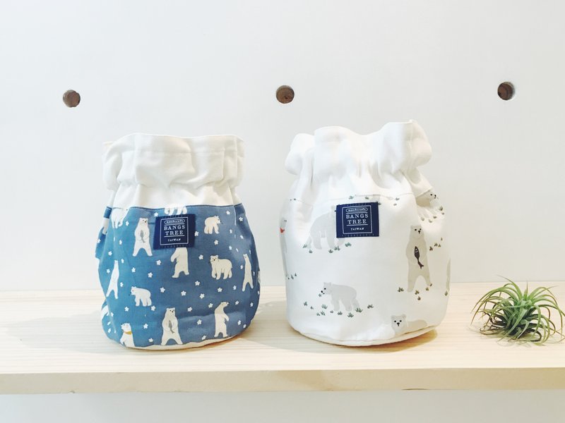 ::浏海树:: 侧背水桶包_北极熊 - 侧背包/斜挎包 - 棉．麻 蓝色