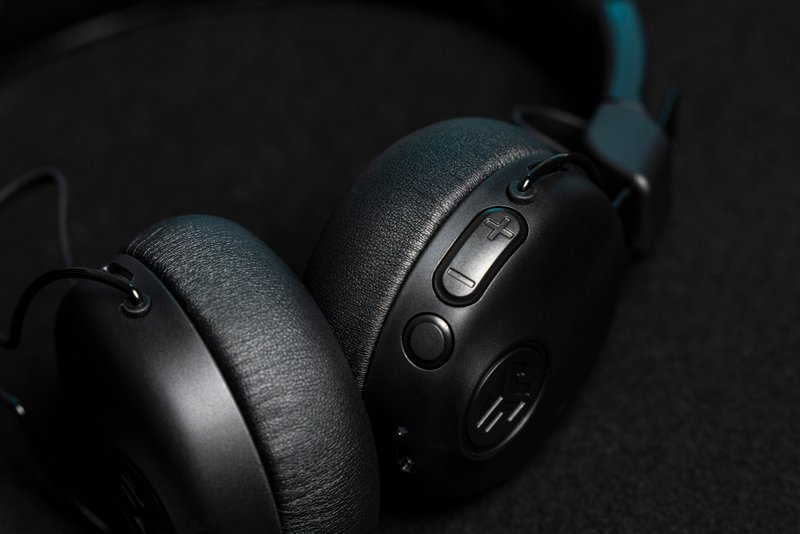 【JLab】 Studio ANC 降噪耳罩式蓝牙耳机 - 耳机 - 塑料 