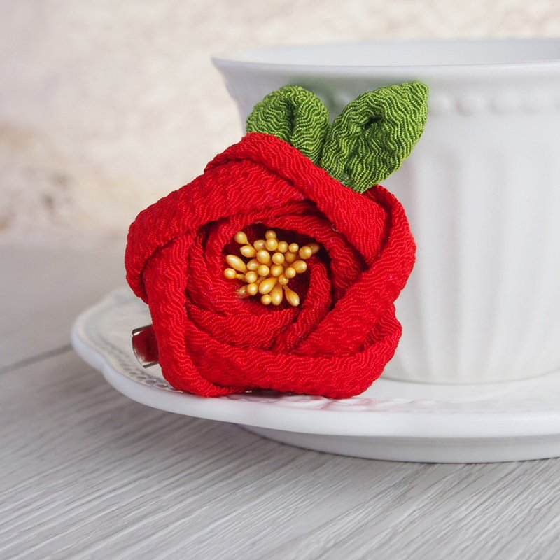 つまみ细工 山茶花/椿 心口针 发夹 - 颈链 - 其他材质 红色