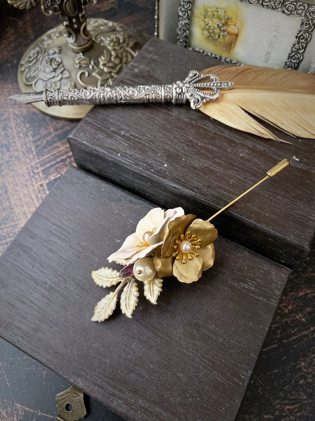 手染铜 swarovski 珍珠 山茶花胸针 - 胸针 - 铜/黄铜 