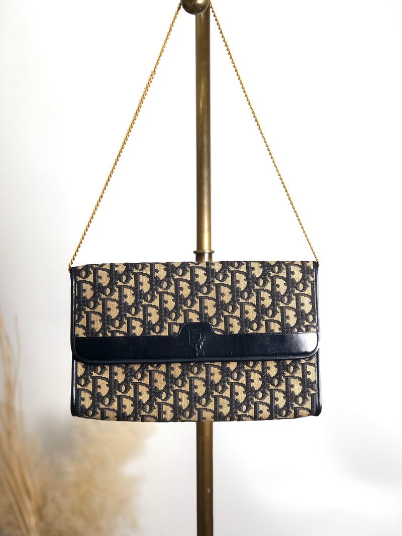 【 日本直送 名牌中古包 】Christian Dior 缇花肩背包 黑色 压印Logo 缇花 链带 vintage nvjjp2 - 侧背包/斜挎包 - 棉．麻 黑色