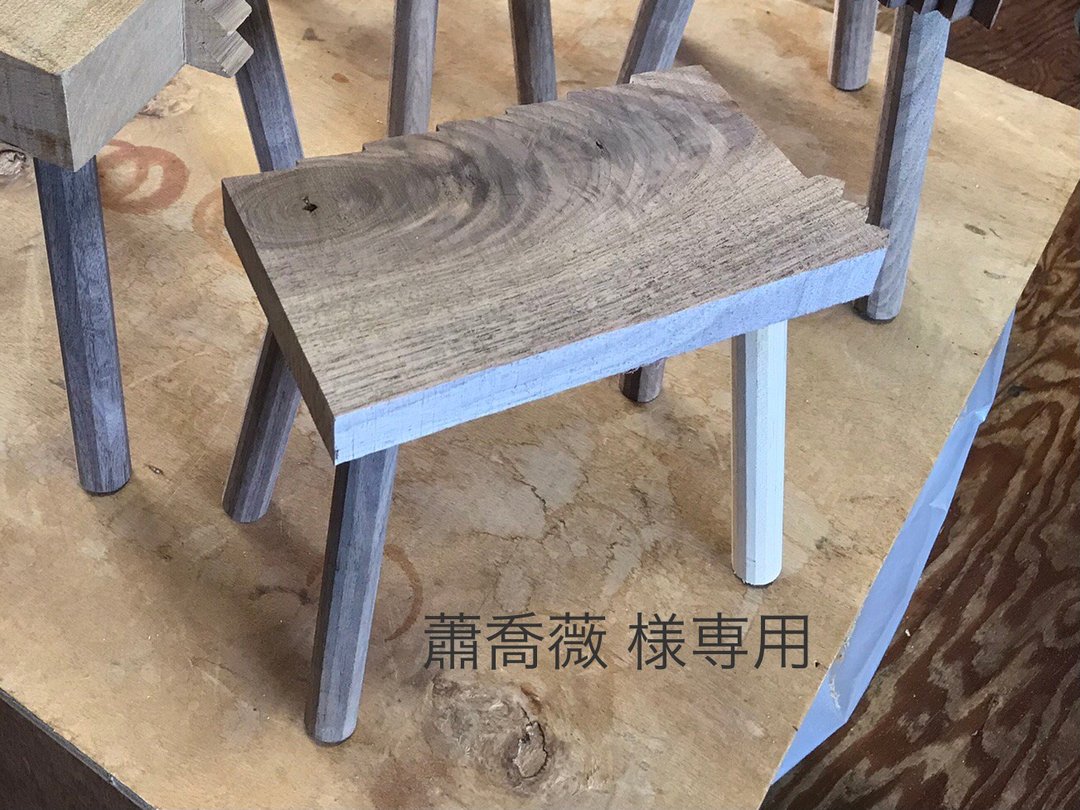 Jagged stool - 其他家具 - 木头 咖啡色