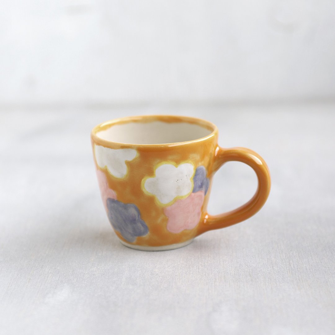 Plum Flower Prose Iroe Mug Yellow - 咖啡杯/马克杯 - 陶 黄色