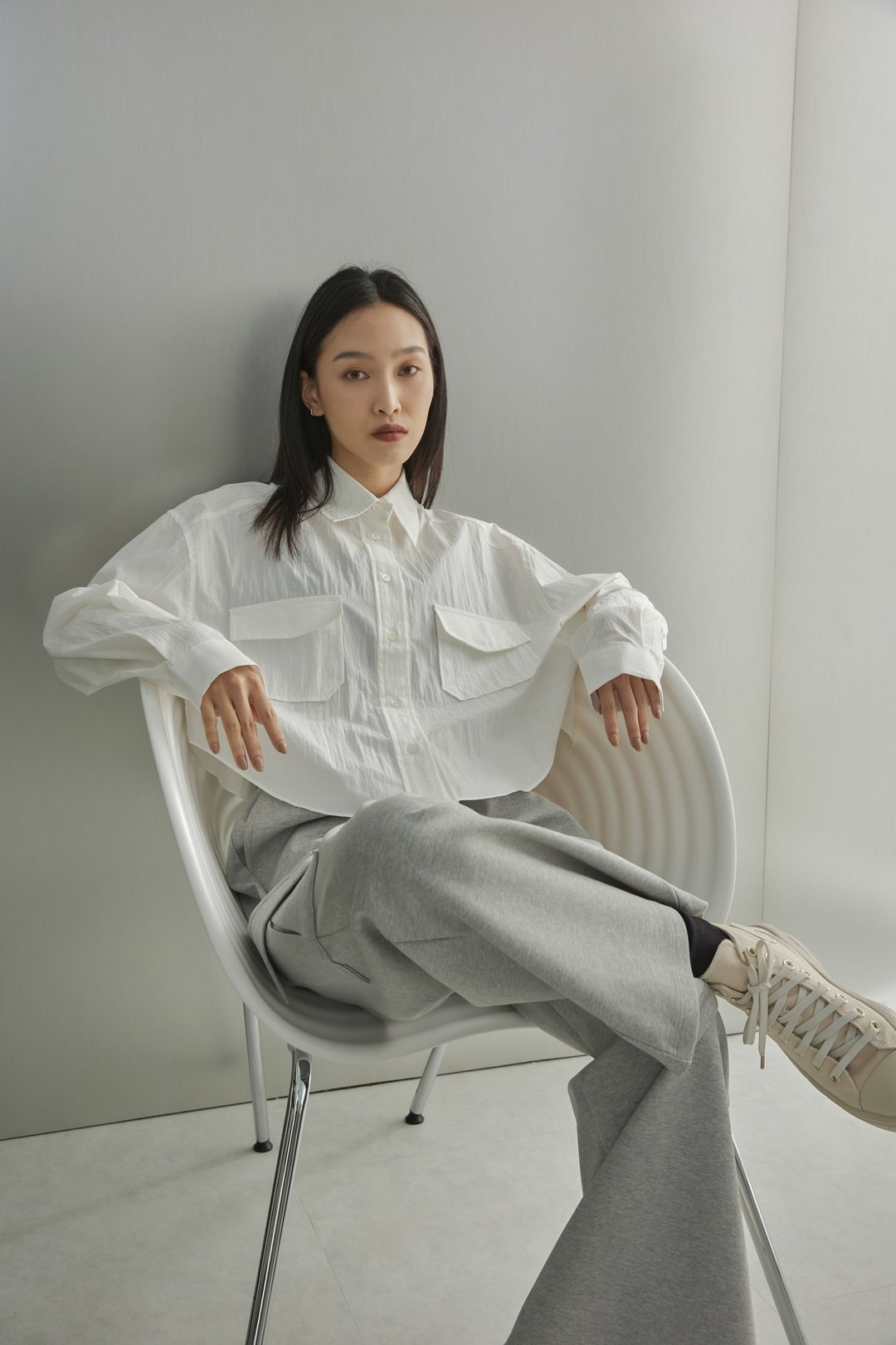 【品牌选品】微皱短版口袋衬衫 / 白 - 女装衬衫 - 聚酯纤维 白色