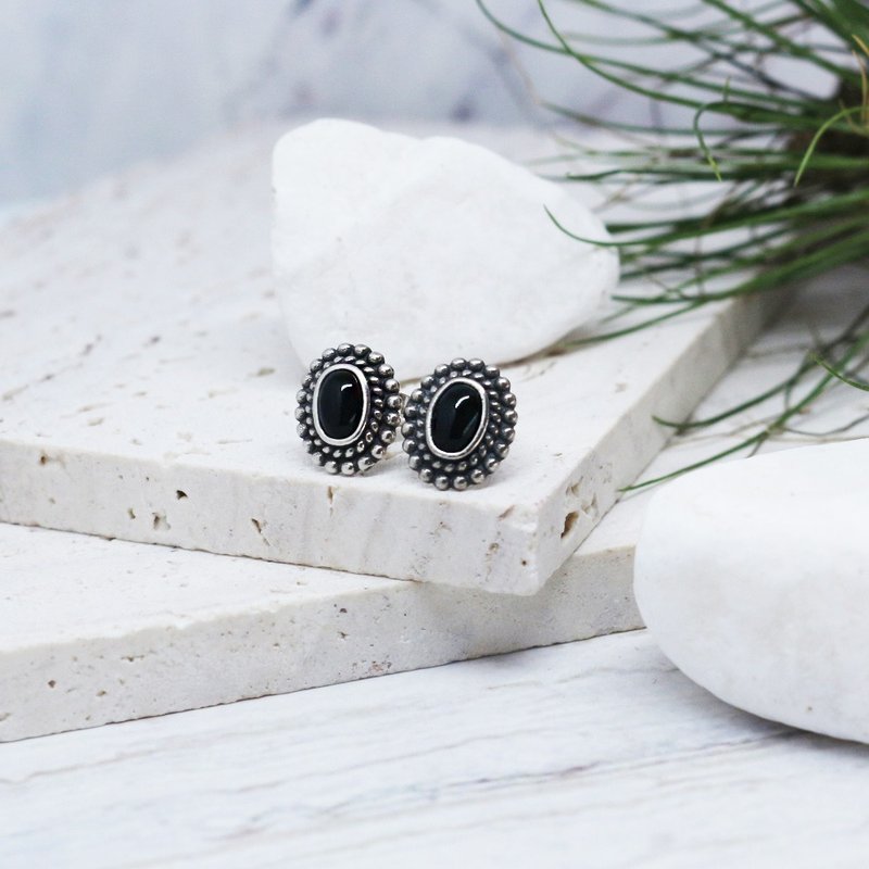 【纯银耳环】黑玛瑙| 椭圆复古纯银耳环 | 大员囡仔 - 耳环/耳夹 - 纯银 银色