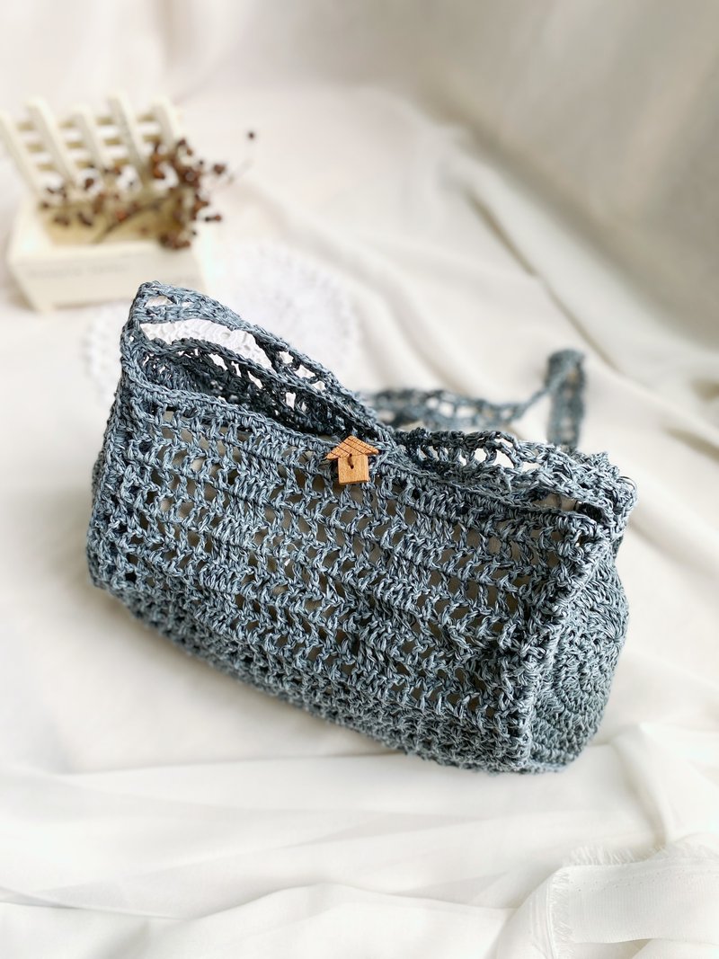 【好日手作】Handmade。手工日本SASA线莎莎线编织灰蓝斜背侧背包 - 手提包/手提袋 - 纸 蓝色