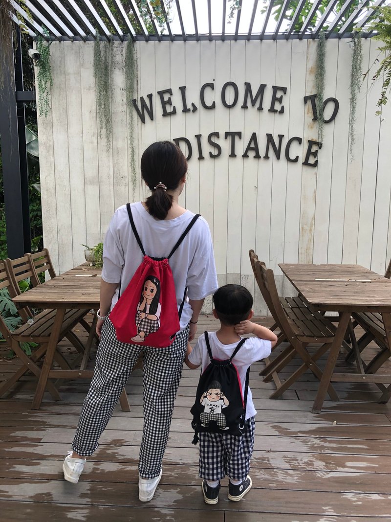 手绘与孩子美好出游【定制化后背束口袋】 居家摆饰 成长纪念礼物 - 后背包/双肩包 - 棉．麻 粉红色