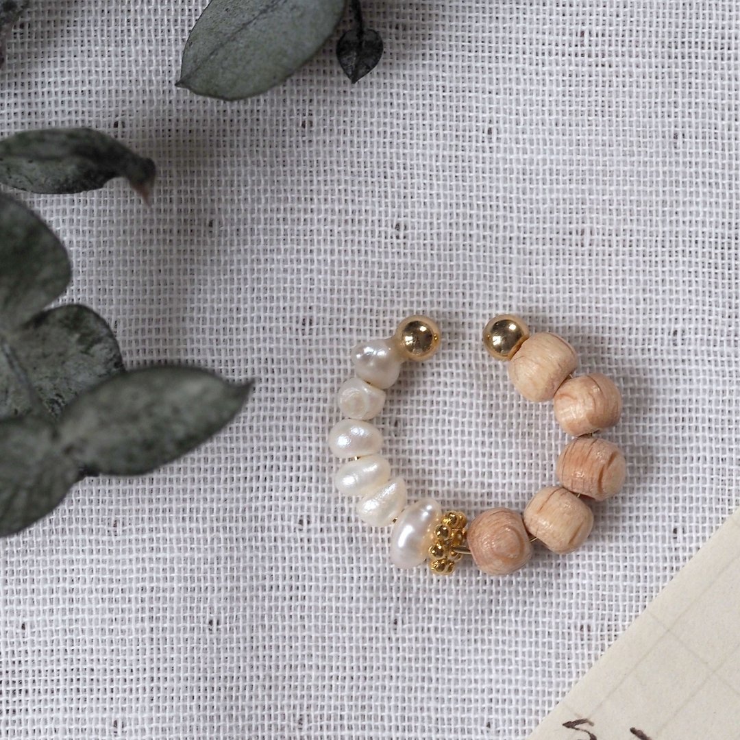 2way | Natural wood x freshwater pearl ear cuff | Ear cuff | EC40 - 耳环/耳夹 - 木头 卡其色