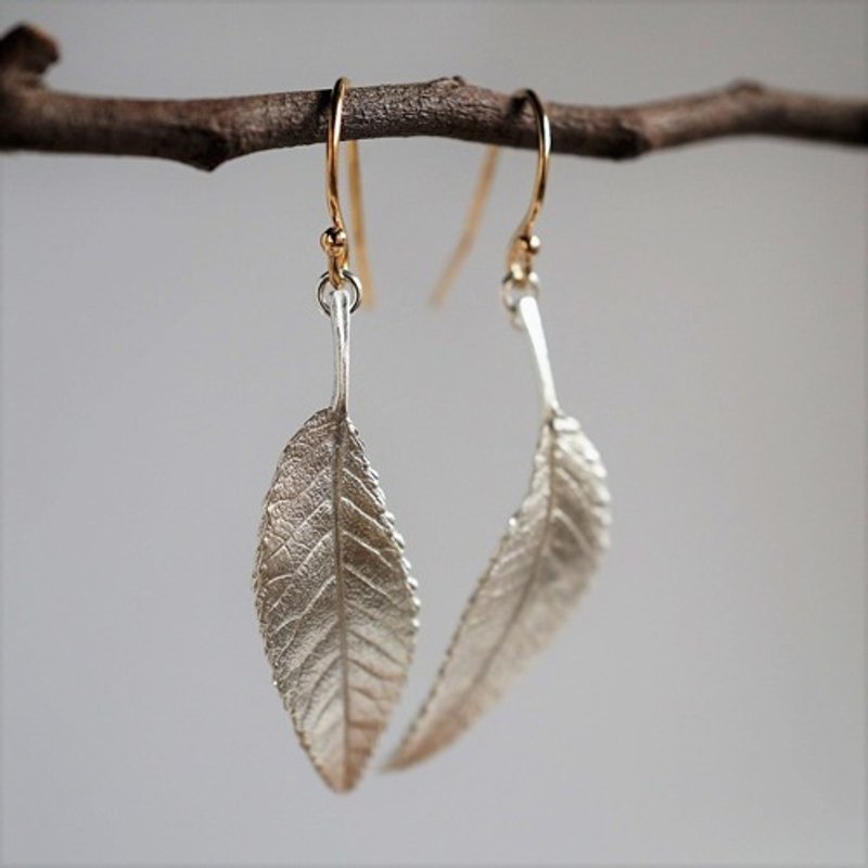Elm leaf earrings {EP054SV} - 耳环/耳夹 - 其他金属 