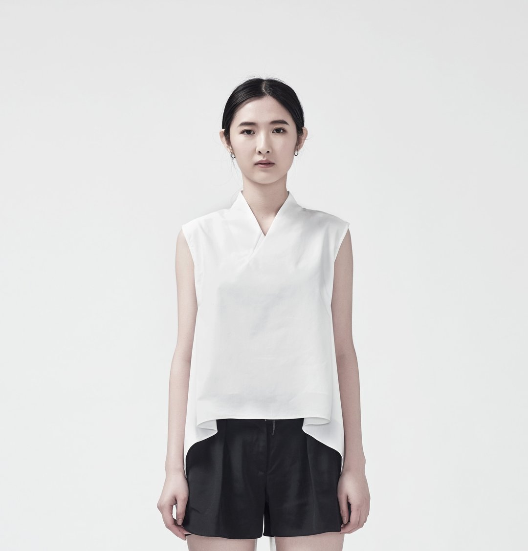 TRAN - Y领后开衩短上衣 - 女装上衣 - 棉 白色