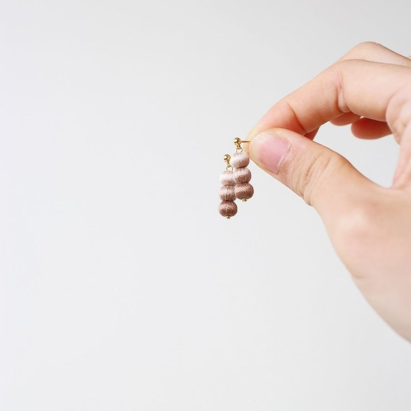 串珠耳饰_串丸子/藕色/beading earing - 耳环/耳夹 - 绣线 卡其色
